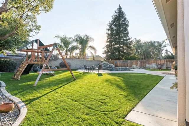 9317 Leslie Deann Court, Bakersfield, CA 93312