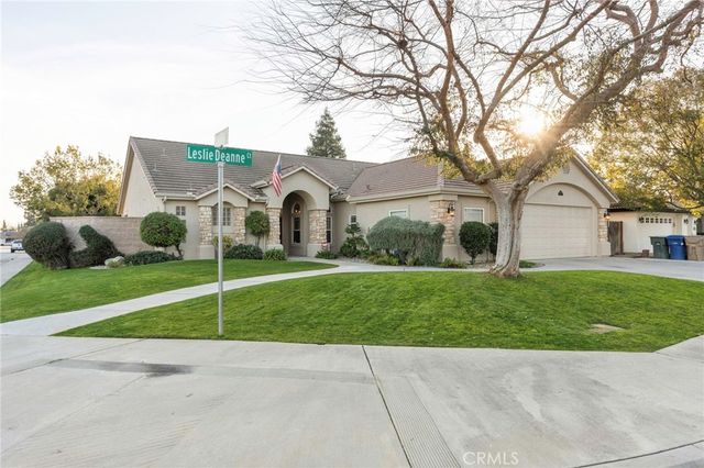 9317 Leslie Deann Court, Bakersfield, CA 93312