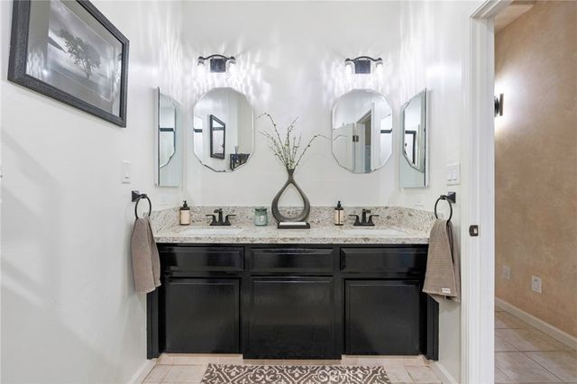 9317 Leslie Deann Court, Bakersfield, CA 93312