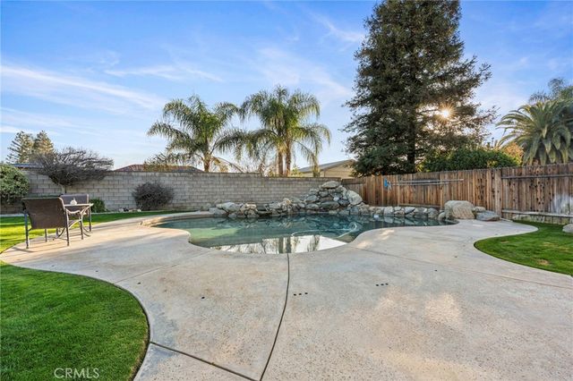 9317 Leslie Deann Court, Bakersfield, CA 93312