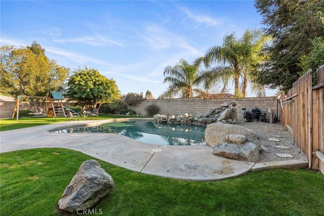 9317 Leslie Deann Court, Bakersfield, CA 93312