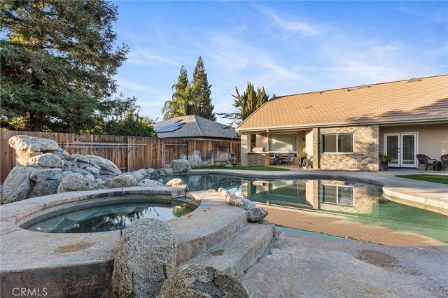 9317 Leslie Deann Court, Bakersfield, CA 93312