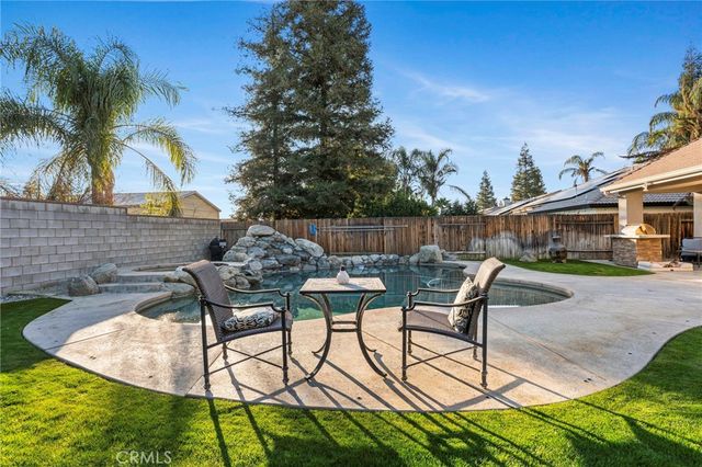 9317 Leslie Deann Court, Bakersfield, CA 93312