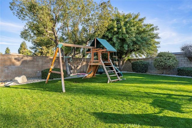 9317 Leslie Deann Court, Bakersfield, CA 93312