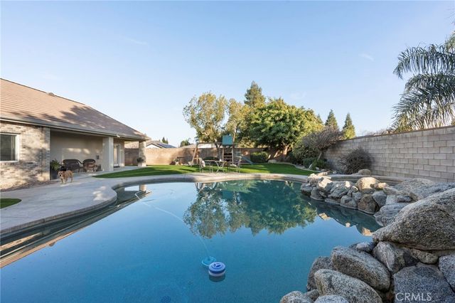 9317 Leslie Deann Court, Bakersfield, CA 93312