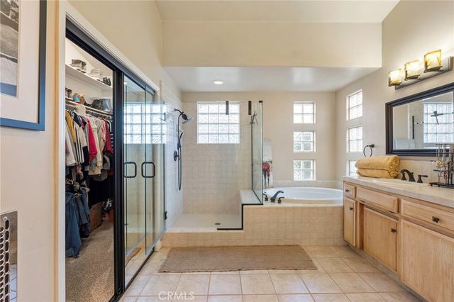 9317 Leslie Deann Court, Bakersfield, CA 93312