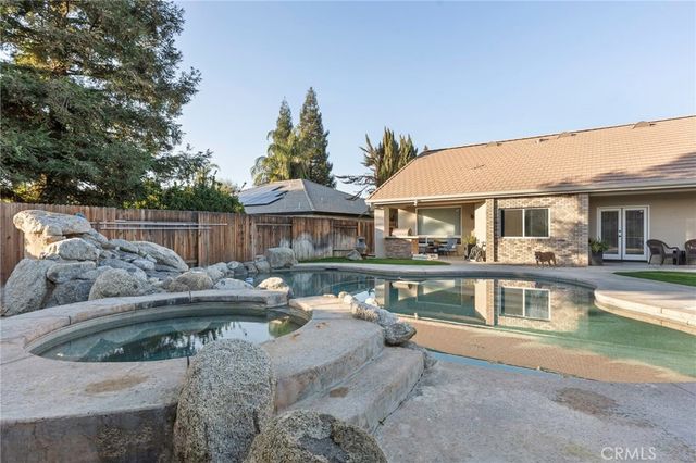 9317 Leslie Deann Court, Bakersfield, CA 93312