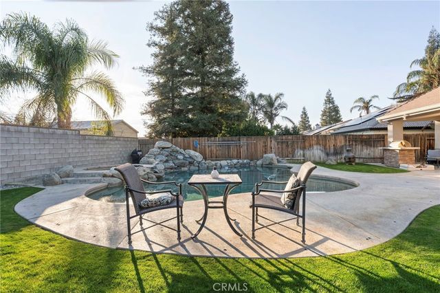 9317 Leslie Deann Court, Bakersfield, CA 93312