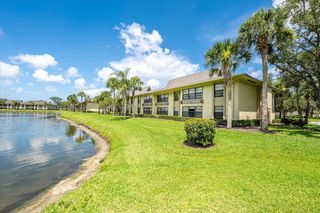 14 Plantation Drive 105, Vero Beach, FL 32966