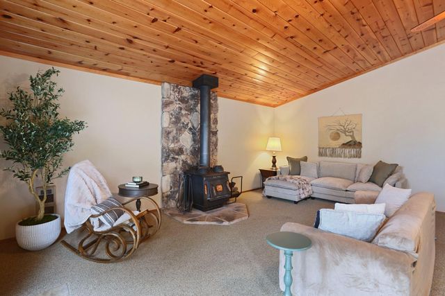 25489 Bambi Ln, Long Barn, CA 95335