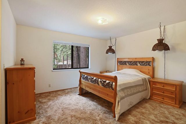 25489 Bambi Ln, Long Barn, CA 95335