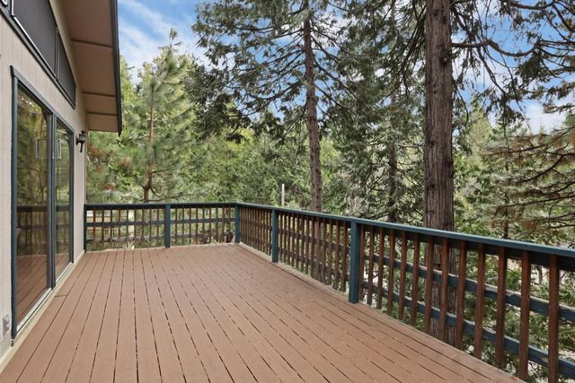 25489 Bambi Ln, Long Barn, CA 95335