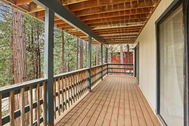 25489 Bambi Ln, Long Barn, CA 95335