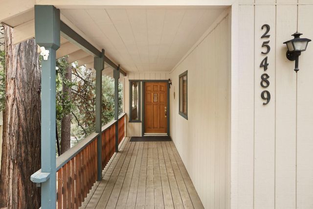 25489 Bambi Ln, Long Barn, CA 95335