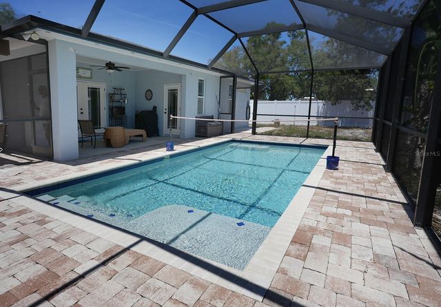 12119 MURRAY AVENUE, Seminole, FL 33778