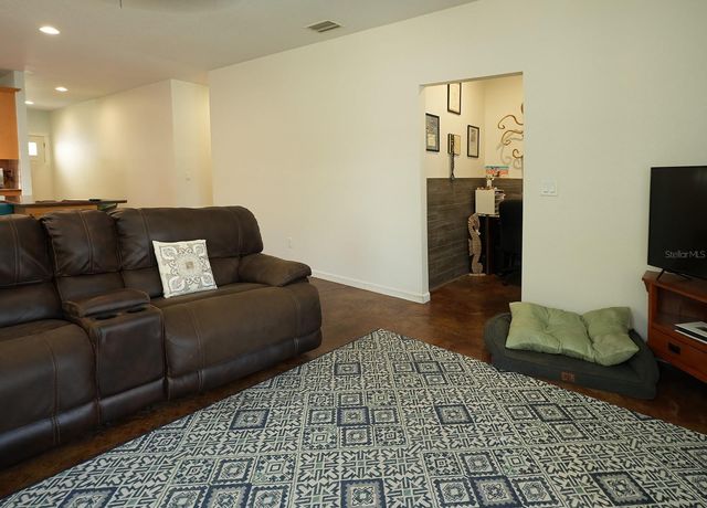 12119 MURRAY AVENUE, Seminole, FL 33778