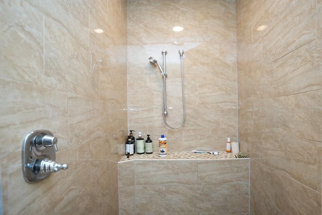 12119 MURRAY AVENUE, Seminole, FL 33778