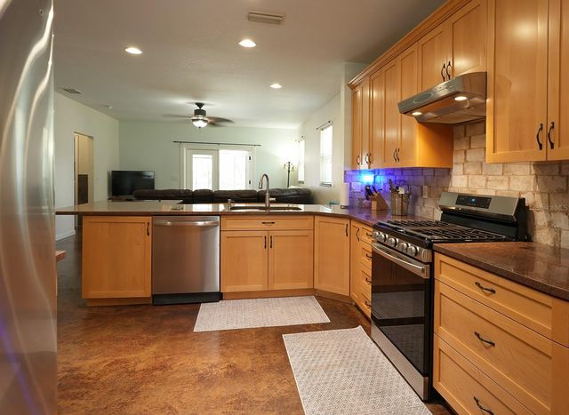 12119 MURRAY AVENUE, Seminole, FL 33778