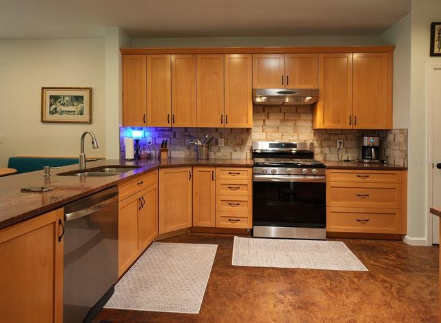 12119 MURRAY AVENUE, Seminole, FL 33778