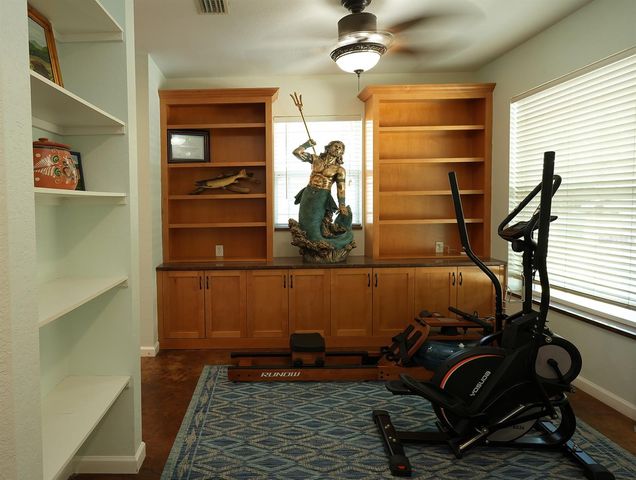 12119 MURRAY AVENUE, Seminole, FL 33778