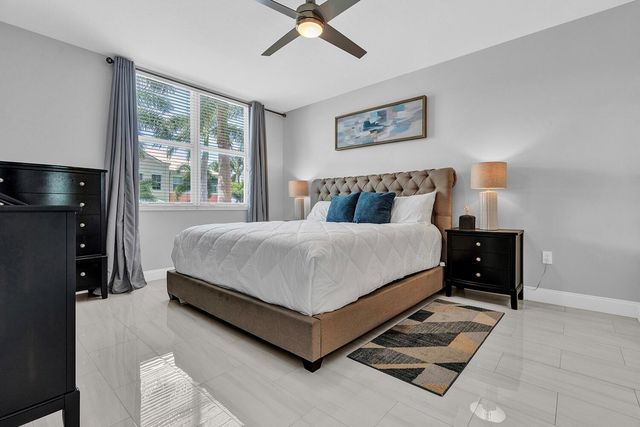802 W Windward Way 217, Lantana, FL 33462