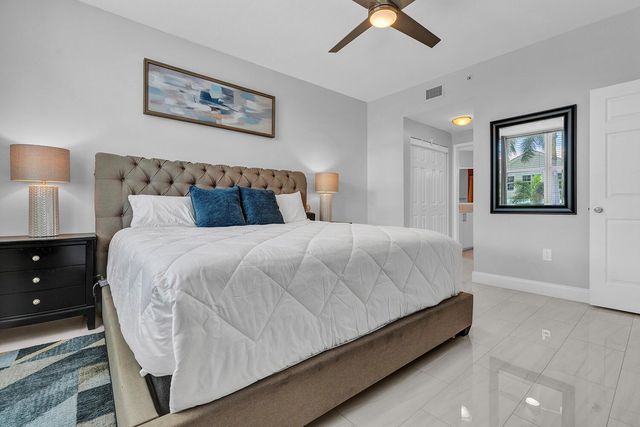 802 W Windward Way 217, Lantana, FL 33462