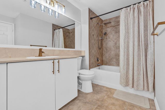 802 W Windward Way 217, Lantana, FL 33462