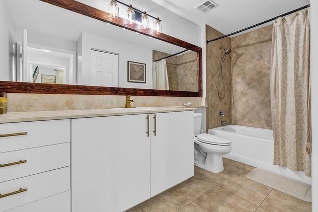 802 W Windward Way 217, Lantana, FL 33462