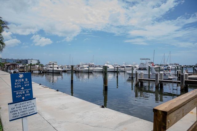 802 W Windward Way 217, Lantana, FL 33462