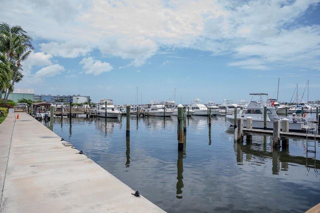 802 W Windward Way 217, Lantana, FL 33462
