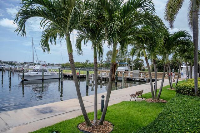 802 W Windward Way 217, Lantana, FL 33462