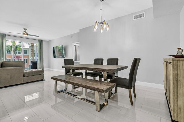 802 W Windward Way 217, Lantana, FL 33462