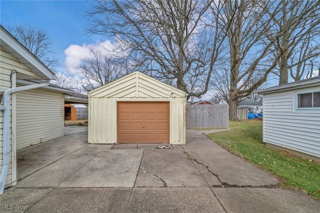 113 Coronado Court, Elyria, OH 44035