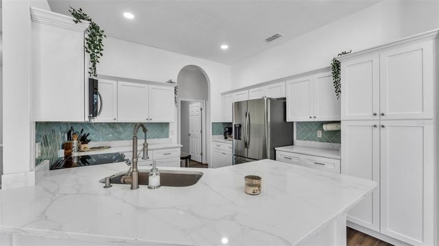 6371 ALAMANDA HILLS DRIVE, Lakeland, FL 33813