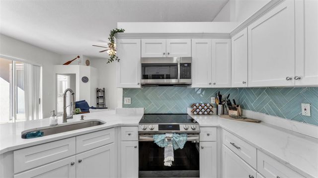 6371 ALAMANDA HILLS DRIVE, Lakeland, FL 33813