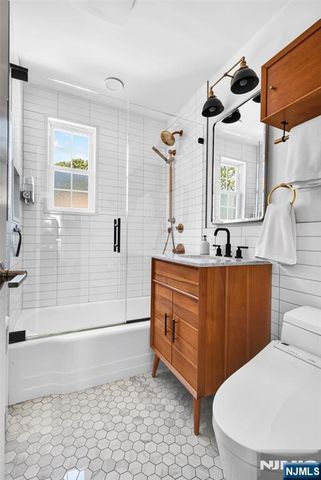 101 Gates J12, Montclair, NJ 07042