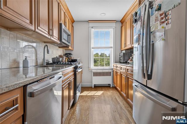 101 Gates J12, Montclair, NJ 07042