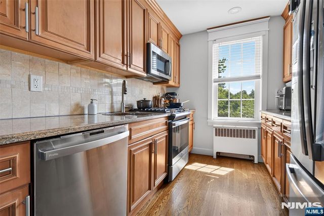 101 Gates J12, Montclair, NJ 07042