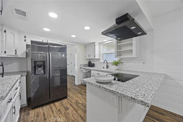 4201 Charter Oaks Avenue, Bakersfield, CA 93309