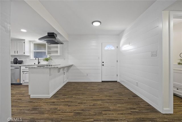 4201 Charter Oaks Avenue, Bakersfield, CA 93309