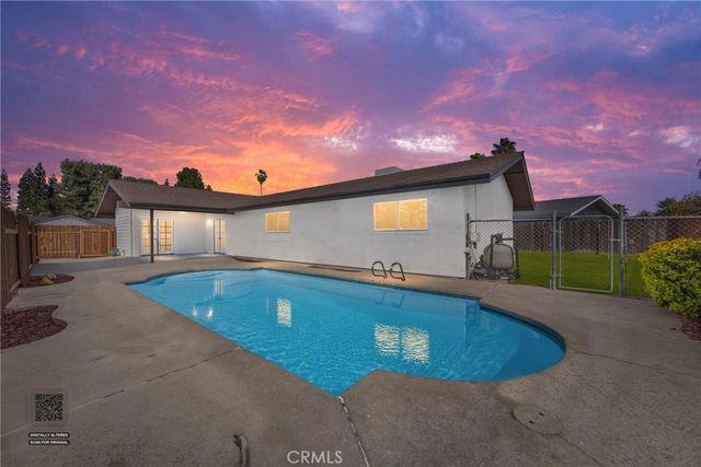 4201 Charter Oaks Avenue, Bakersfield, CA 93309