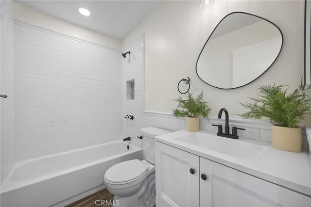 4201 Charter Oaks Avenue, Bakersfield, CA 93309