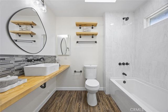 4201 Charter Oaks Avenue, Bakersfield, CA 93309