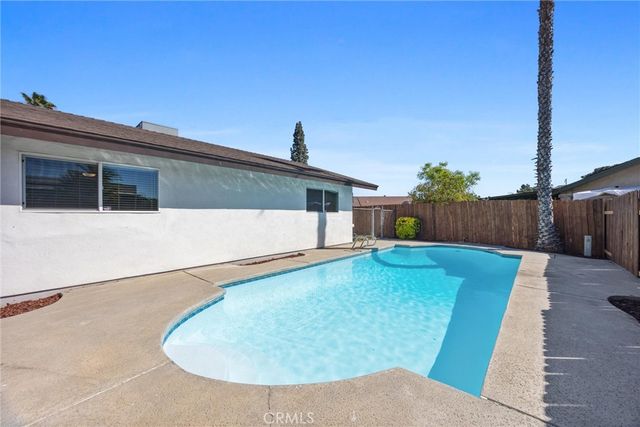 4201 Charter Oaks Avenue, Bakersfield, CA 93309