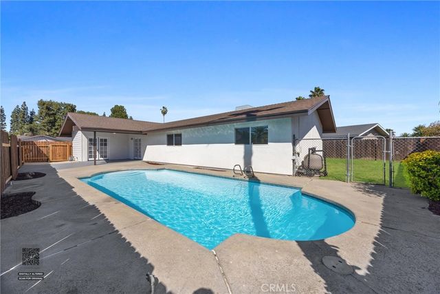 4201 Charter Oaks Avenue, Bakersfield, CA 93309