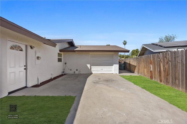 4201 Charter Oaks Avenue, Bakersfield, CA 93309