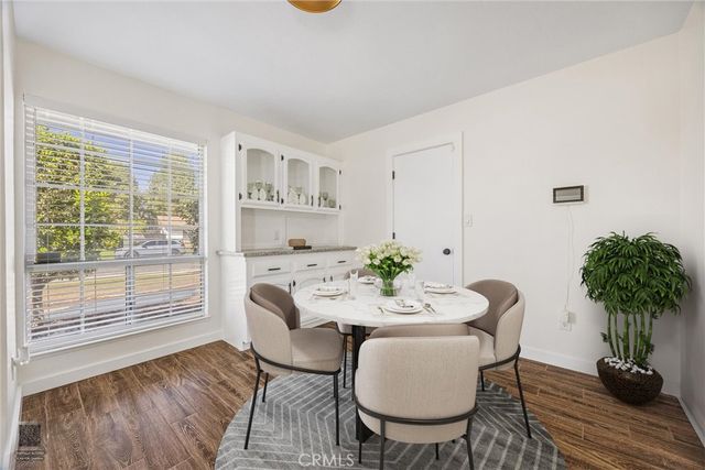 4201 Charter Oaks Avenue, Bakersfield, CA 93309