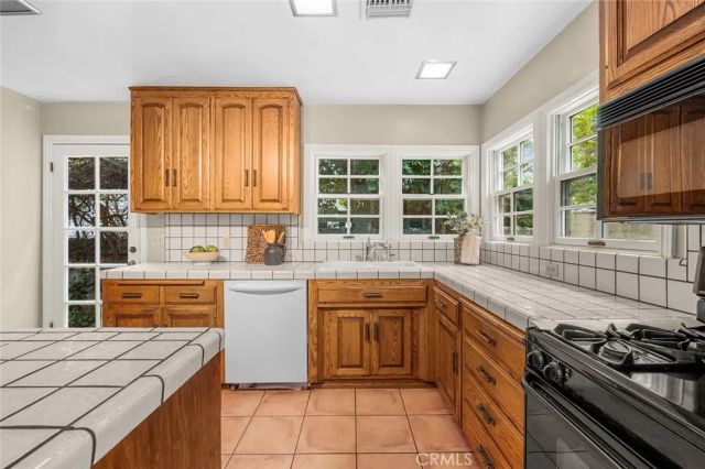155 W Grandview, Sierra Madre, CA 91024