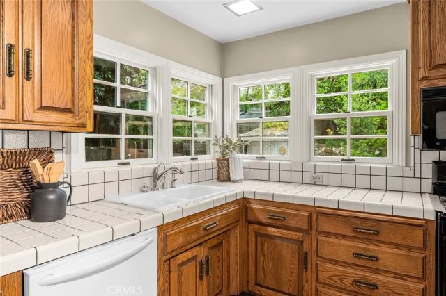155 W Grandview, Sierra Madre, CA 91024