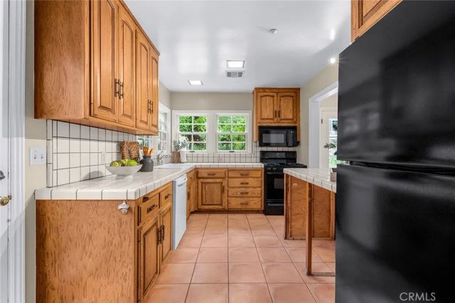 155 W Grandview, Sierra Madre, CA 91024